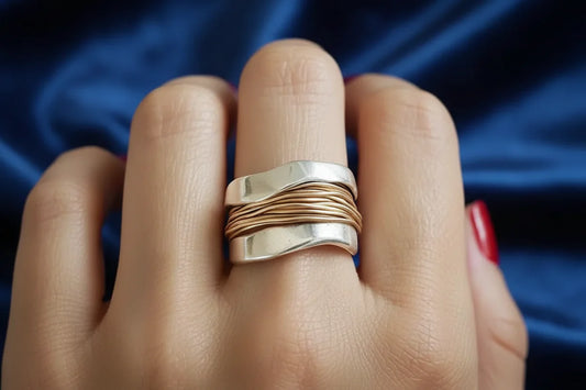 Anel com design original