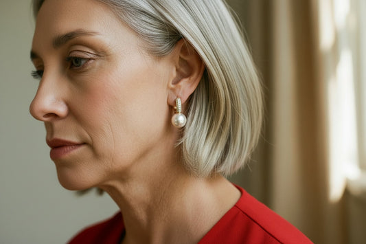 Brincos de pérolas e zircónias